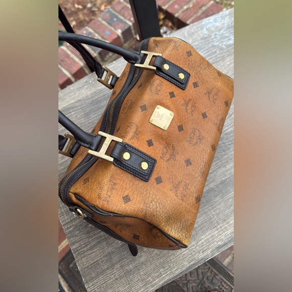 MCM - Picture 3 of 14